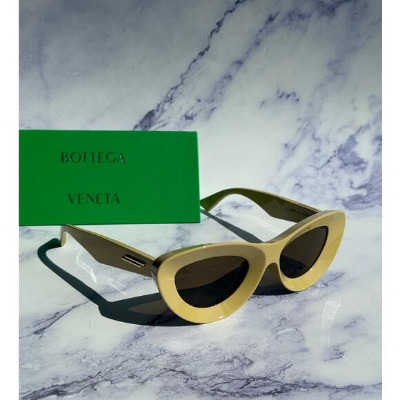 NEW Bottega Veneta BV1325S Yellow Cat Eye Sunglasses - Picture 1 of 8